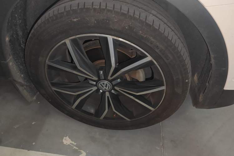 Used Volkswagen Tiguan L 2019 330TSI Automatic Two-Wheel Drive Smart Luxury Version China V Emission Standard Right Front Wheel Hub
