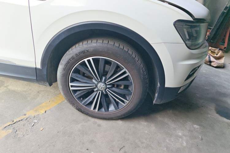 Used Volkswagen Tiguan L 2019 330TSI Automatic Two-Wheel Drive Panoramic Comfort Edition China VI Standard Right Front Wheel Hub