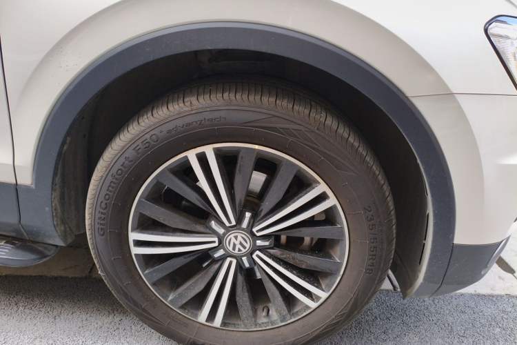 Used Volkswagen Tiguan L 2019 330TSI Automatic Two-Wheel Drive Panoramic Comfort Edition China V Standard Right Front Wheel Hub