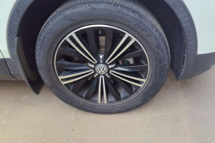 Used Volkswagen Tiguan L 2019 330TSI Automatic Two-Wheel Drive Luxury Edition China VI Standard Right Front Wheel Hub