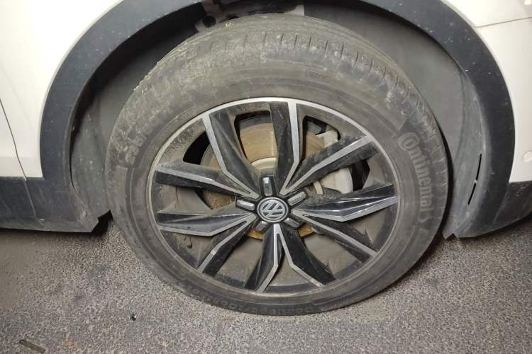 Used Volkswagen Tiguan L 2019 330TSI Automatic Two-Wheel Drive Smart Luxury Version China V Emission Standard Right Front Wheel Hub