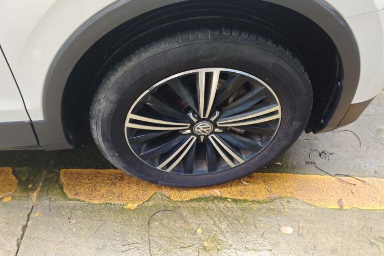 Used Volkswagen Tiguan L 2019 330TSI Automatic Two-Wheel Drive Luxury Edition China V Standard Right Front Wheel Hub