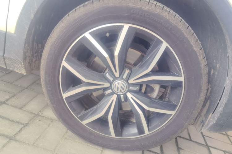 Used Volkswagen Tiguan L 2019 Revised 330TSI Automatic Two-Wheel Drive Smart & Luxury Edition China VI Standard Right Front Wheel Hub