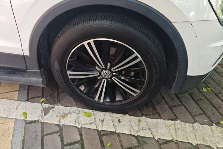 Used Volkswagen Tiguan L 2019 330TSI Automatic Two-Wheel Drive Panoramic Comfort Edition China VI Standard Right Front Wheel Hub