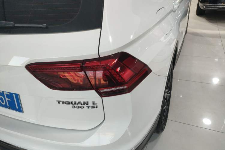 Used Volkswagen Tiguan L 2019 330TSI Automatic Two-Wheel Drive Smart Luxury Version China V Emission Standard Right Rear Taillight