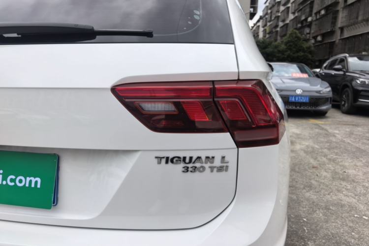 Used Volkswagen Tiguan L 2019 Updated Version 330TSI Automatic Two-Wheel Drive Panoramic Comfort Edition China VI Standard Right Rear Taillight