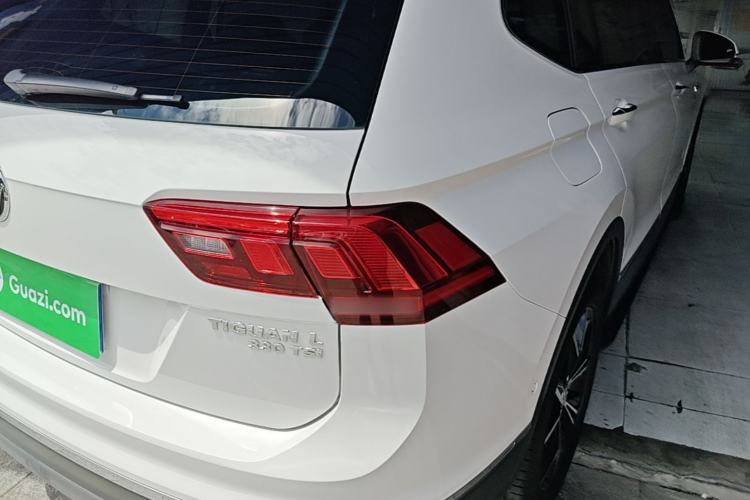 Used Volkswagen Tiguan L 2019 Revised 330TSI Automatic Two-Wheel Drive Smart & Luxury Edition China VI Standard Right Rear Taillight