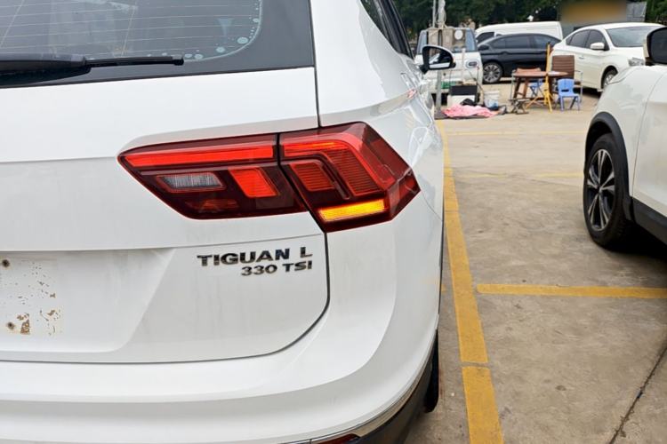 Used Volkswagen Tiguan L 2019 330TSI Automatic Two-Wheel Drive Panoramic Comfort Edition China VI Standard Right Rear Taillight