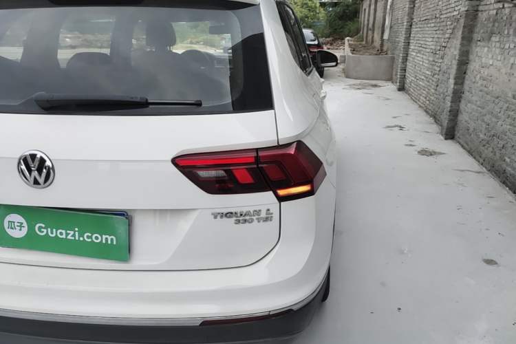 Used Volkswagen Tiguan L 2019 330TSI Automatic Two-Wheel Drive Panoramic Comfort Edition China VI Standard Right Rear Taillight