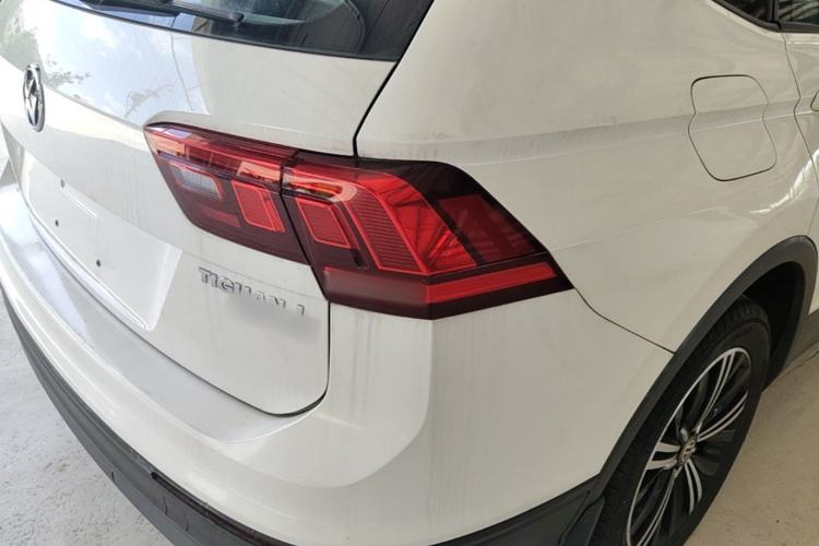 Used Volkswagen Tiguan L 2019 330TSI Automatic Two-Wheel Drive Luxury Edition China V Standard Right Rear Taillight