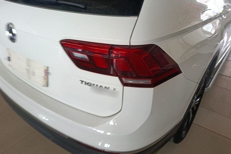 Used Volkswagen Tiguan L 2019 330TSI Automatic Two-Wheel Drive Panoramic Comfort Edition China VI Standard Right Rear Taillight