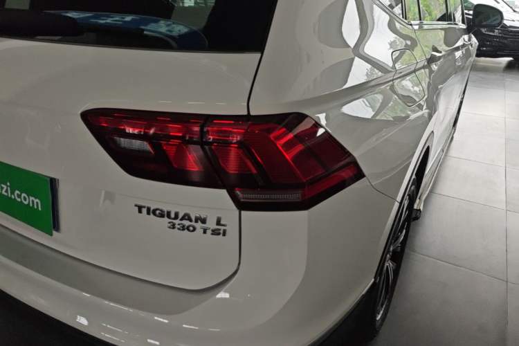 Used Volkswagen Tiguan L 2019 330TSI Automatic Two-Wheel Drive Panoramic Comfort Edition China V Standard Right Rear Taillight