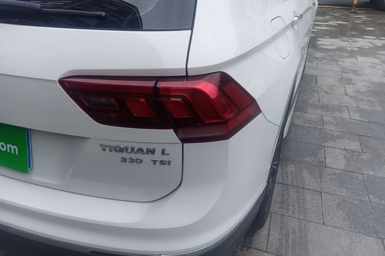 Used Volkswagen Tiguan L 2019 330TSI Automatic Two-Wheel Drive Smart Luxury Version China V Emission Standard Right Rear Taillight