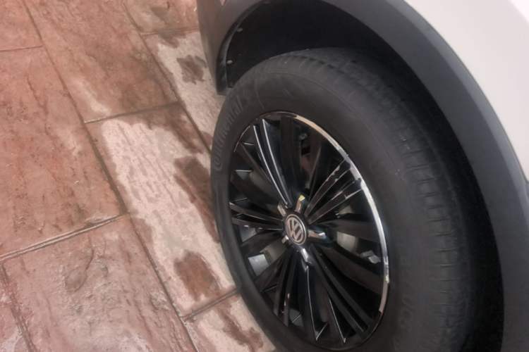 Used Volkswagen Tiguan L 2019 Updated Version 330TSI Automatic Two-Wheel Drive Panoramic Comfort Edition China VI Standard Right Rear Wheel Hub