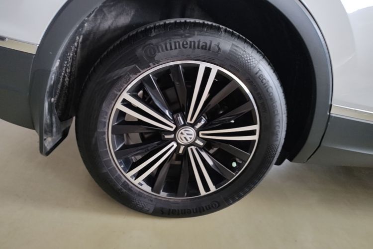 Used Volkswagen Tiguan L 2019 Updated Version 330TSI Automatic Two-Wheel Drive Panoramic Comfort Edition China VI Standard Right Rear Wheel Hub