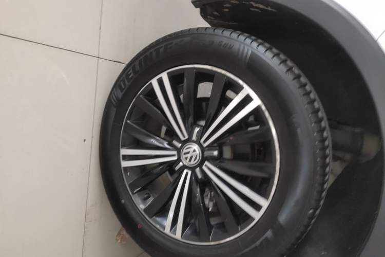 Used Volkswagen Tiguan L 2019 330TSI Automatic Two-Wheel Drive Panoramic Comfort Edition China V Standard Right Rear Wheel Hub