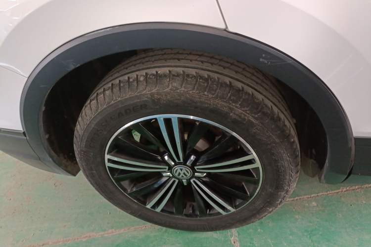 Used Volkswagen Tiguan L 2019 330TSI Automatic Two-Wheel Drive Luxury Edition China VI Standard Right Rear Wheel Hub
