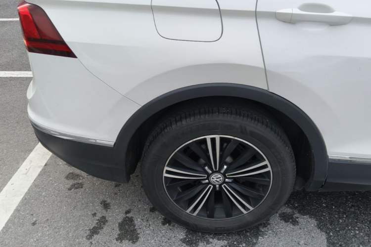 Used Volkswagen Tiguan L 2019 330TSI Automatic Two-Wheel Drive Panoramic Comfort Edition China VI Standard Right Rear Wheel Hub
