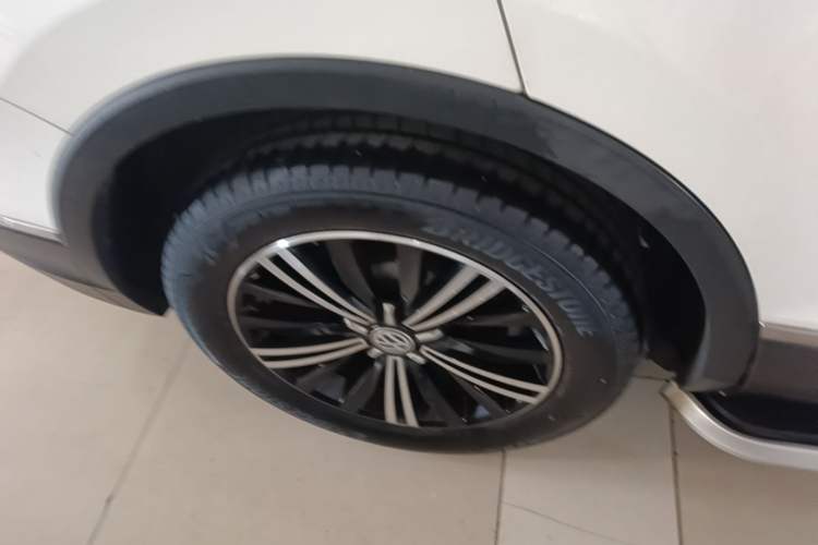 Used Volkswagen Tiguan L 2019 330TSI Automatic Two-Wheel Drive Panoramic Comfort Edition China VI Standard Right Rear Wheel Hub