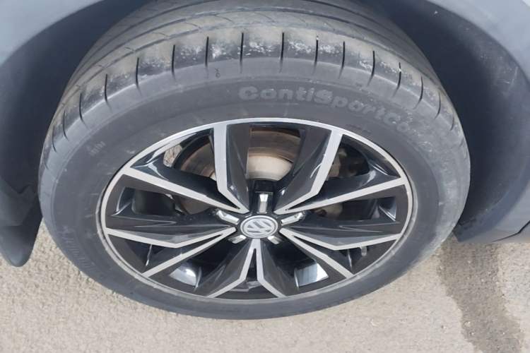 Used Volkswagen Tiguan L 2019 330TSI Automatic Two-Wheel Drive Smart Luxury Version China V Emission Standard Right Rear Wheel Hub