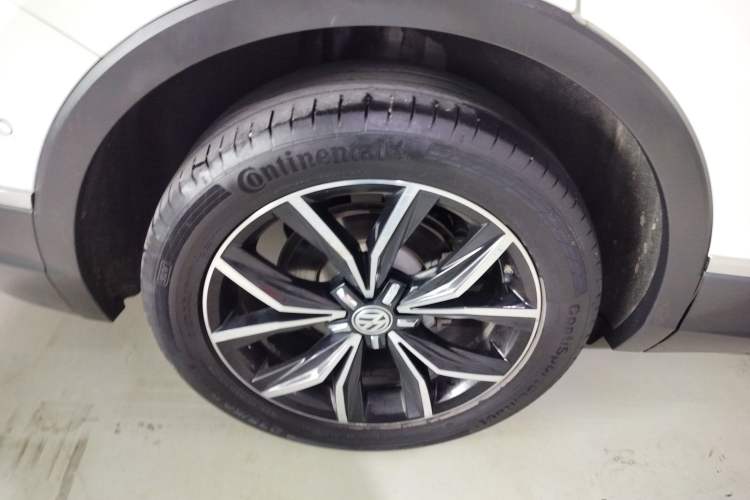 Used Volkswagen Tiguan L 2019 Revised 330TSI Automatic Two-Wheel Drive Smart & Luxury Edition China VI Standard Right Rear Wheel Hub