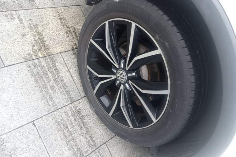 Used Volkswagen Tiguan L 2019 330TSI Automatic Two-Wheel Drive Smart Luxury Version China V Emission Standard Right Rear Wheel Hub
