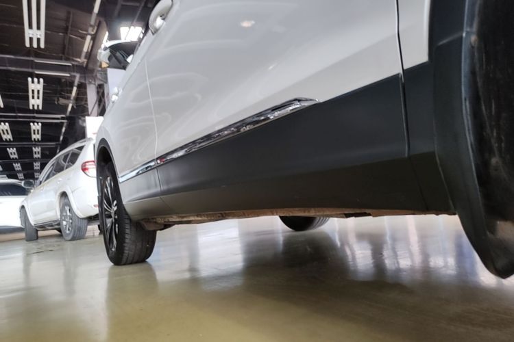 Used Volkswagen Tiguan L 2019 Updated Version 330TSI Automatic Two-Wheel Drive Panoramic Comfort Edition China VI Standard Right Side Sill