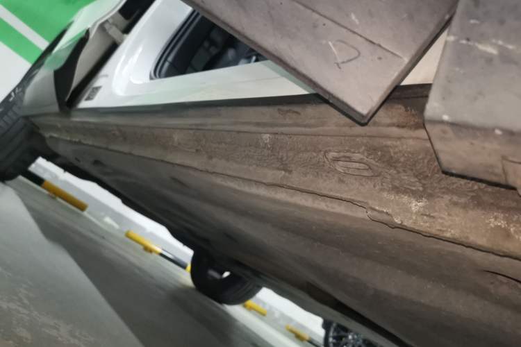 Used Volkswagen Tiguan L 2019 330TSI Automatic Two-Wheel Drive Smart Luxury Version China VI Standard Right Side Sill