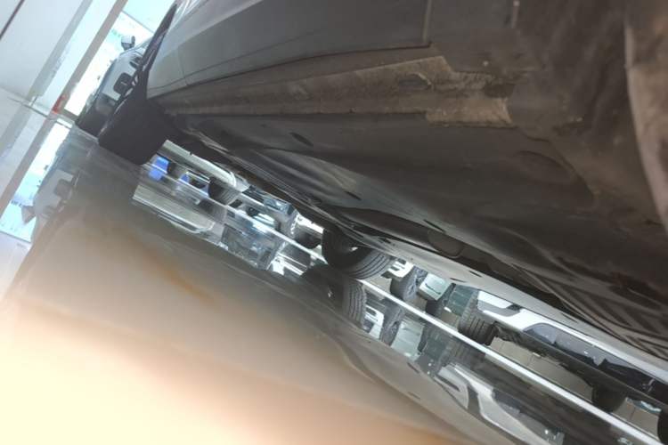 Used Volkswagen Tiguan L 2019 330TSI Automatic Two-Wheel Drive Luxury Edition China VI Standard Right Side Sill