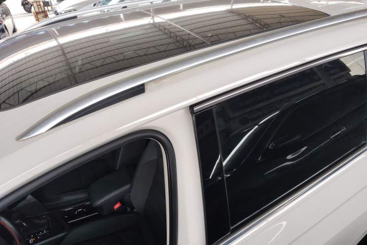 Used Volkswagen Tiguan L 2019 Updated Version 330TSI Automatic Two-Wheel Drive Panoramic Comfort Edition China VI Standard Roof
