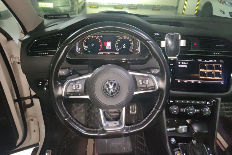 Used Volkswagen Tiguan L 2019 Restyled 330TSI Automatic Two-Wheel Drive R-Line Flagship Version China VI Standard Steering Wheel