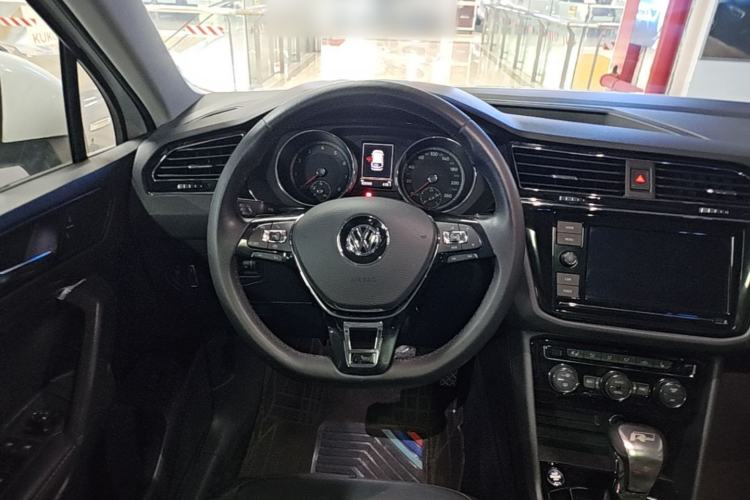 Used Volkswagen Tiguan L 2019 330TSI Automatic Two-Wheel Drive Smart Luxury Version China VI Standard Steering Wheel