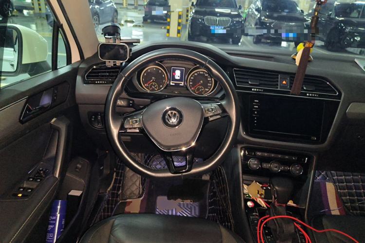 Used Volkswagen Tiguan L 2019 Revised 330TSI Automatic Two-Wheel Drive Smart & Luxury Edition China VI Standard Steering Wheel
