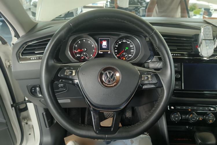 Used Volkswagen Tiguan L 2019 330TSI Automatic Two-Wheel Drive Smart Luxury Version China VI Standard Steering Wheel