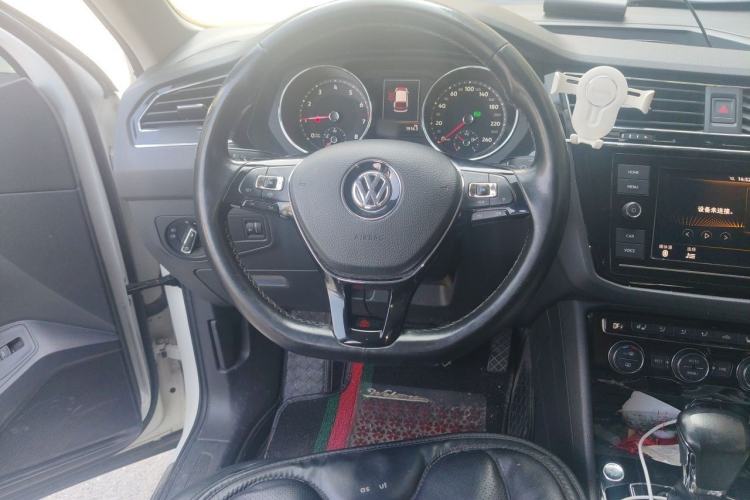 Used Volkswagen Tiguan L 2019 330TSI Automatic Two-Wheel Drive Smart Luxury Version China V Emission Standard Steering Wheel