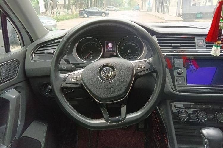 Used Volkswagen Tiguan L 2019 330TSI Automatic Two-Wheel Drive Panoramic Comfort Edition China VI Standard Steering Wheel