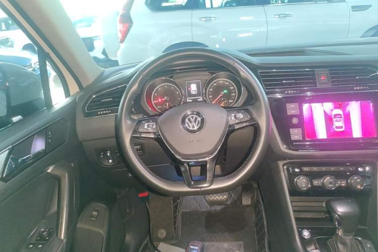 Used Volkswagen Tiguan L 2019 330TSI Automatic Two-Wheel Drive Smart Luxury Version China VI Standard Steering Wheel