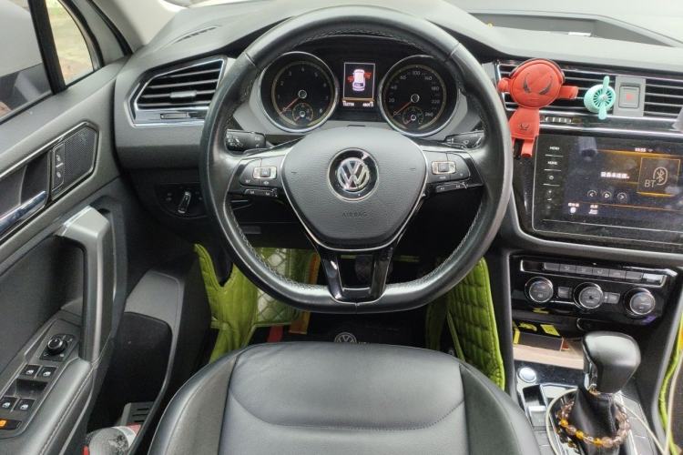 Used Volkswagen Tiguan L 2019 Revised Version 330TSI Automatic Two-Wheel Drive Panoramic Comfort Edition China V Standard Steering Wheel