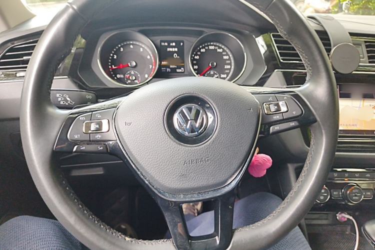 Used Volkswagen Tiguan L 2019 330TSI Automatic Two-Wheel Drive Smart Luxury Version China VI Standard Steering Wheel