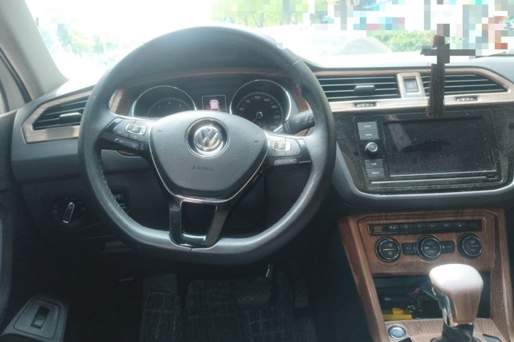 Used Volkswagen Tiguan L 2019 330TSI Automatic Two-Wheel Drive Smart Luxury Version China V Emission Standard Steering Wheel