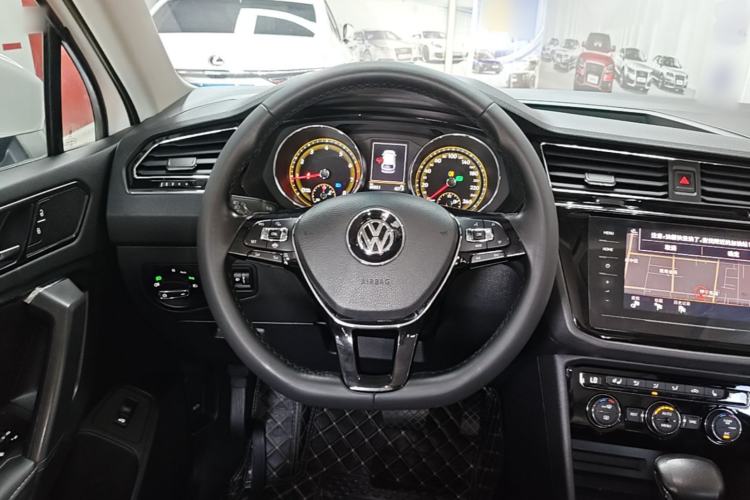 Used Volkswagen Tiguan L 2019 Revised 330TSI Automatic Two-Wheel Drive Smart & Luxury Edition China VI Standard Steering Wheel