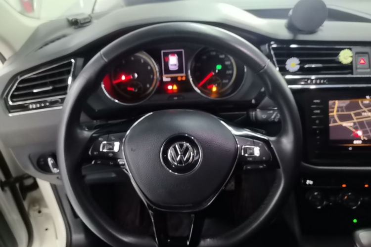 Used Volkswagen Tiguan L 2019 Updated Version 330TSI Automatic Two-Wheel Drive Panoramic Comfort Edition China VI Standard Steering Wheel