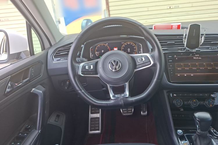 Used Volkswagen Tiguan L 2019 Restyled 330TSI Automatic Two-Wheel Drive R-Line Flagship Version China VI Standard Steering Wheel