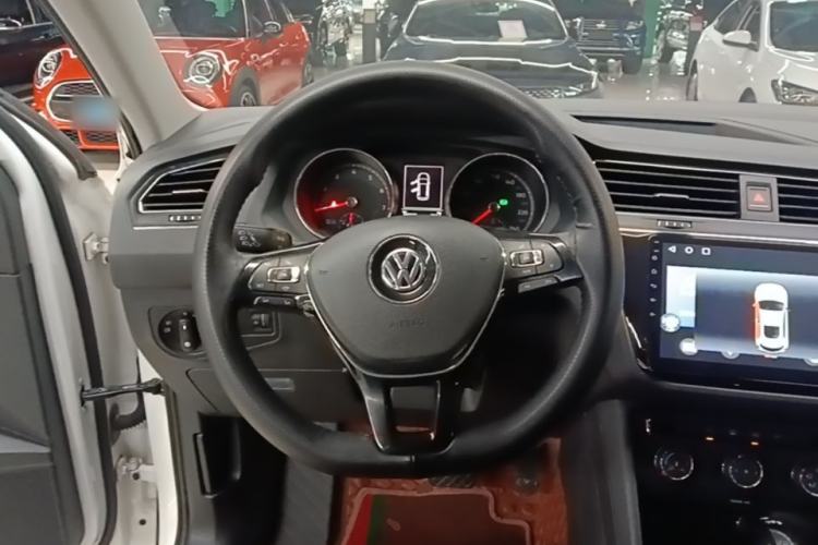 Used Volkswagen Tiguan L 2019 330TSI Automatic Two-Wheel Drive Luxury Edition China V Standard Steering Wheel