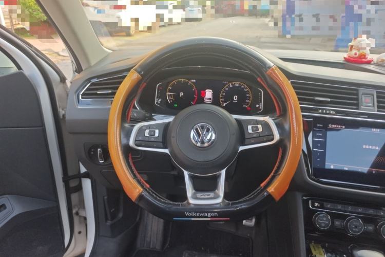 Used Volkswagen Tiguan L 2019 330TSI Automatic Two-Wheel Drive R-Line Flagship Model China VI Standard Steering Wheel