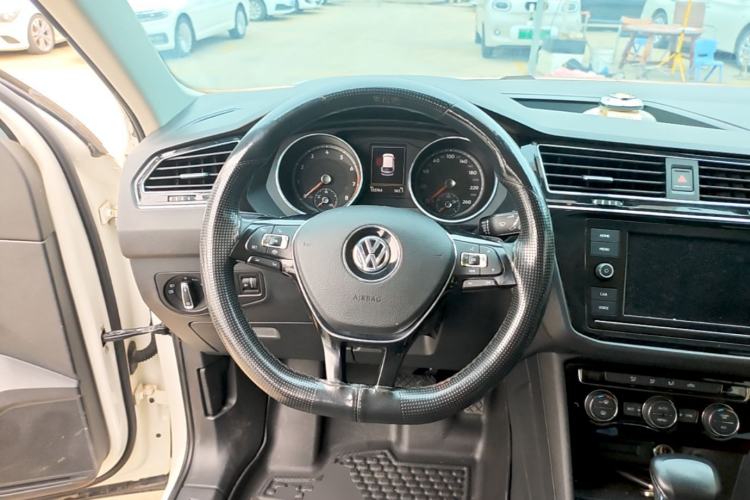 Used Volkswagen Tiguan L 2019 330TSI Automatic Two-Wheel Drive Panoramic Comfort Edition China VI Standard Steering Wheel