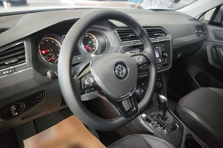 Used Volkswagen Tiguan L 2019 330TSI Automatic Two-Wheel Drive Luxury Edition China VI Standard Steering Wheel