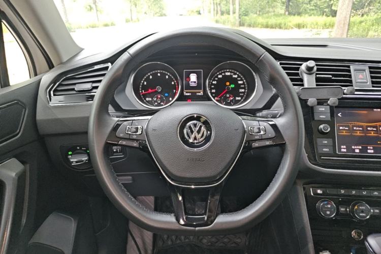 Used Volkswagen Tiguan L 2019 330TSI Automatic Two-Wheel Drive Panoramic Comfort Edition China VI Standard Steering Wheel