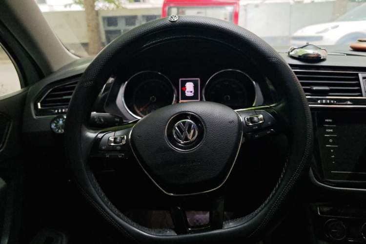 Used Volkswagen Tiguan L 2019 330TSI Automatic Two-Wheel Drive Smart Luxury Version China VI Standard Steering Wheel