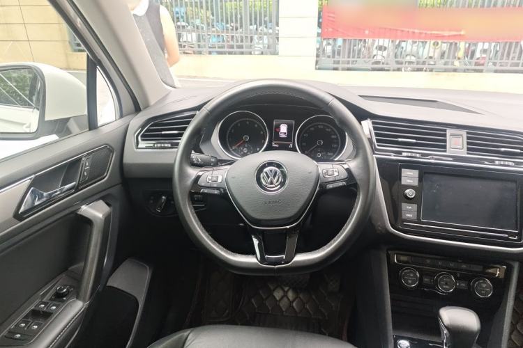 Used Volkswagen Tiguan L 2019 280TSI Automatic Two-Wheel Drive Panoramic Comfort Edition China V Standard Steering Wheel